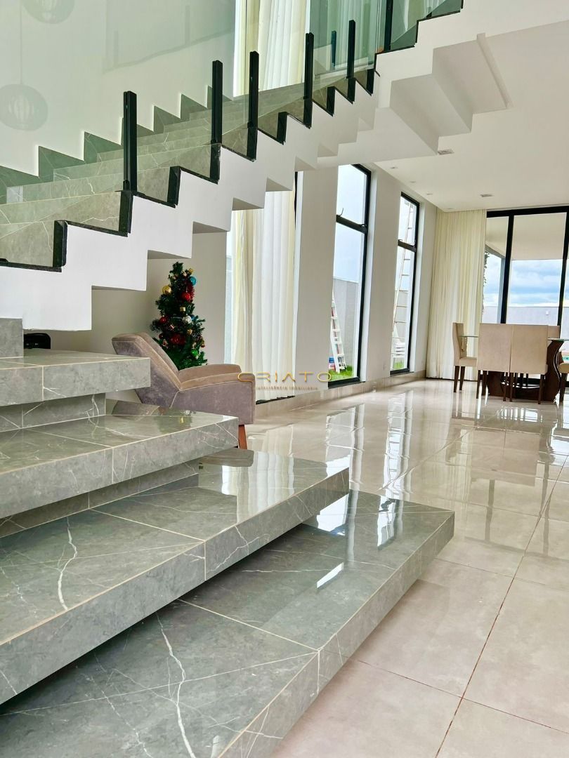 Sobrado de 4 quartos, 298m² no bairro Nenhum, em Anápolis | Eu Corretor