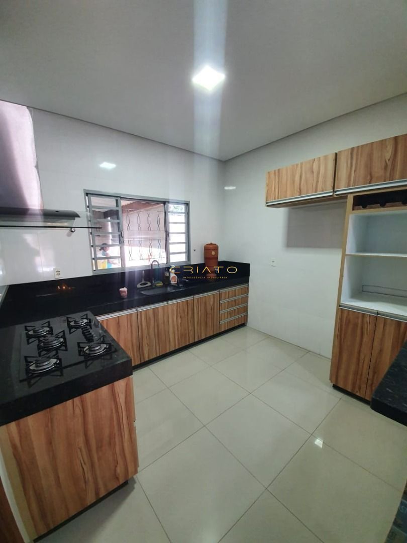 Casa de 3 quartos, 180m² no bairro Santos Dumont, em Anápolis | Eu Corretor