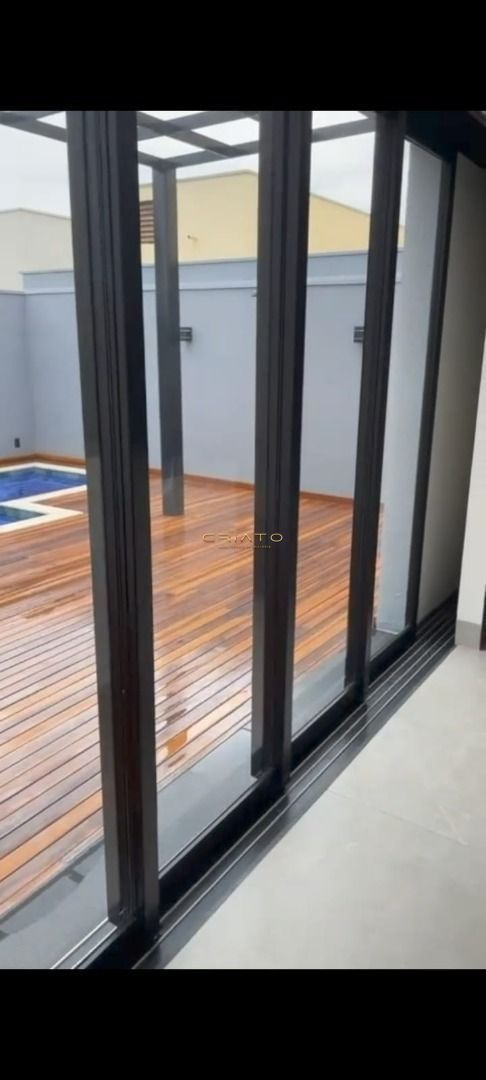 Sobrado de 4 quartos, 303m² | Eu Corretor