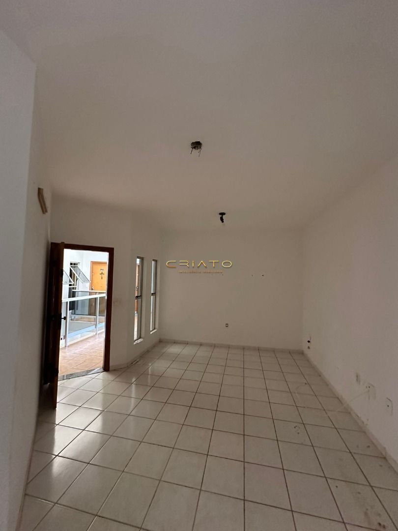 Apartamento de 3 quartos, 77m² no bairro Maracanã, em Anápolis | Eu Corretor