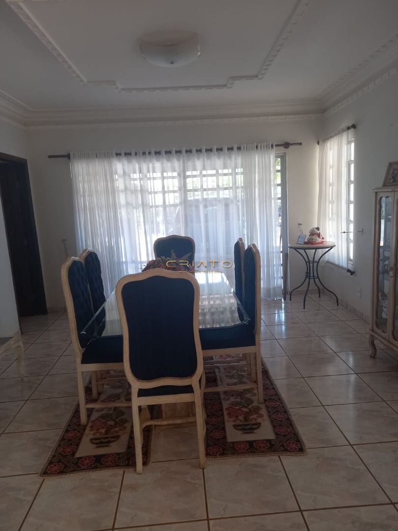 Casa de 7 quartos, 580m² no bairro Anápolis City, em Anápolis | Eu Corretor