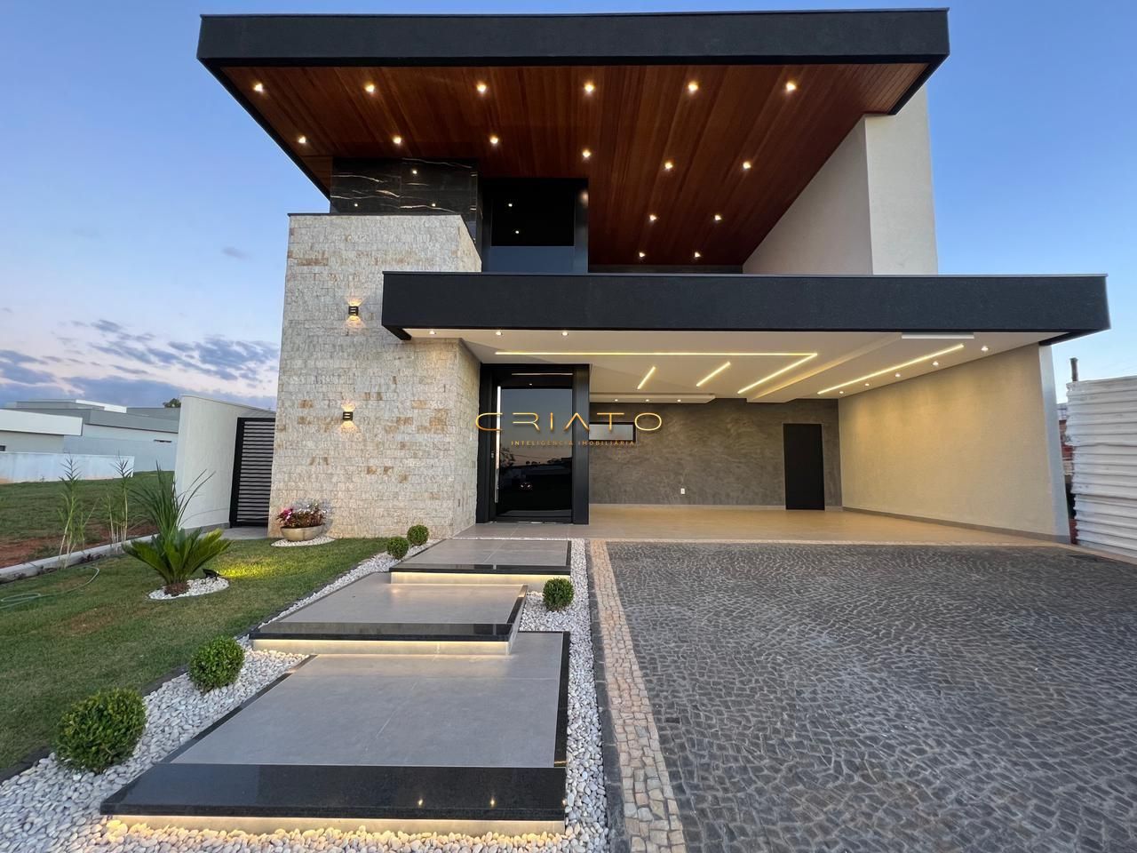 Casa de 2 quartos, 207m² | Eu Corretor