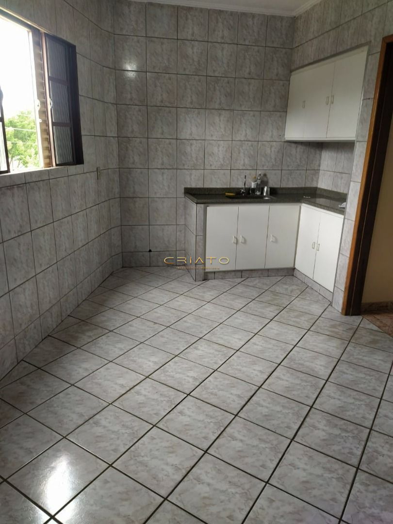 Sobrado de 3 quartos, 260m² no bairro Nenhum, em Anápolis | Eu Corretor