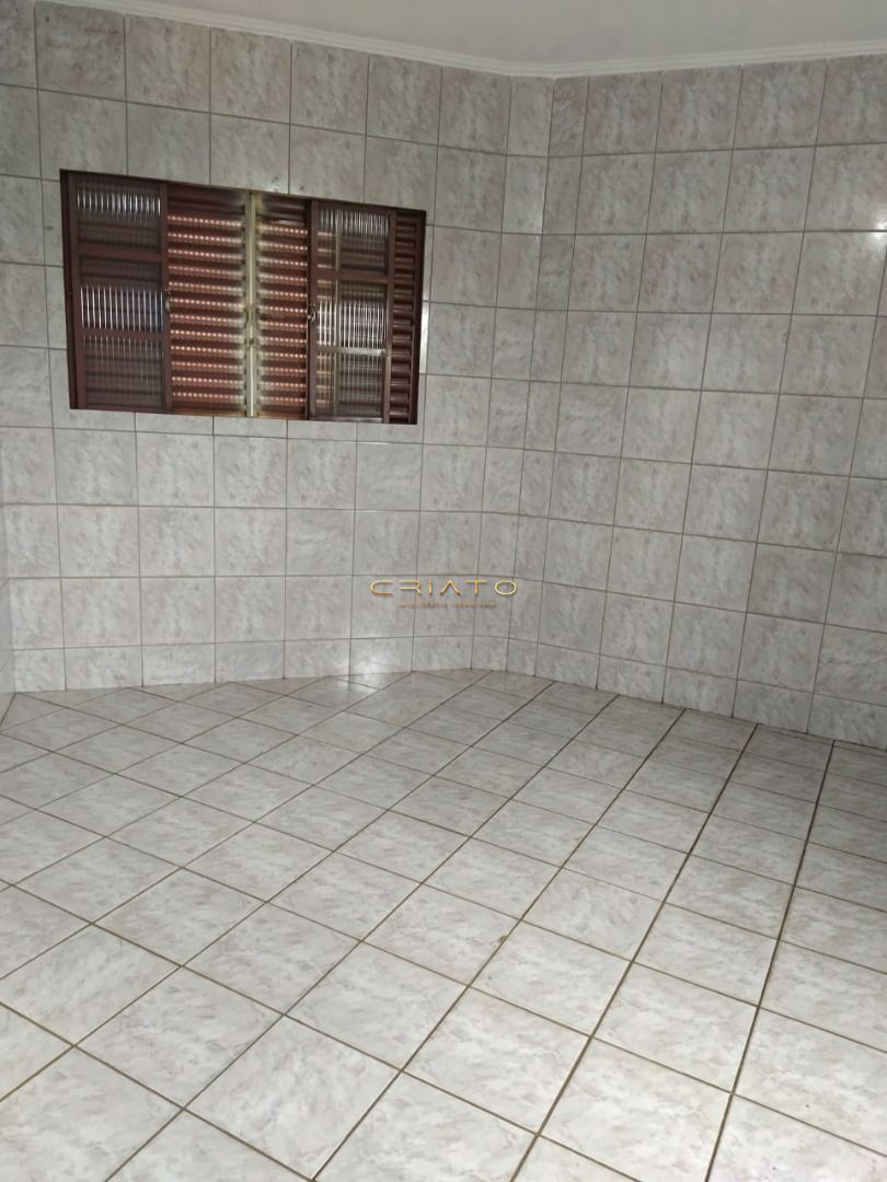 Sobrado de 3 quartos, 260m² no bairro Nenhum, em Anápolis | Eu Corretor