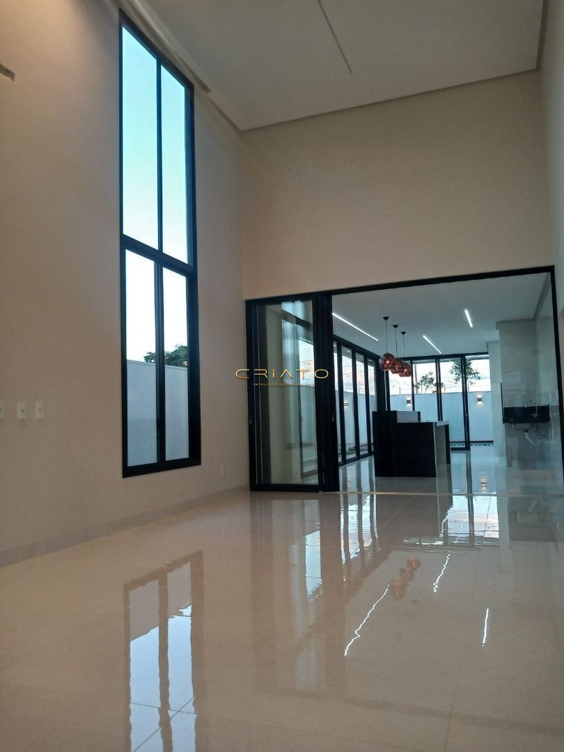 Casa de 3 quartos, 207m² | Eu Corretor