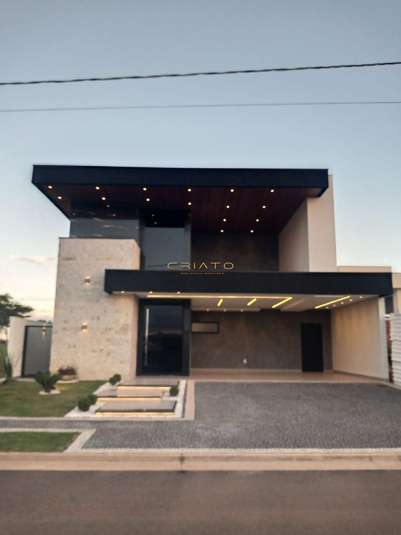 Casa de 3 quartos, 207m² | Eu Corretor