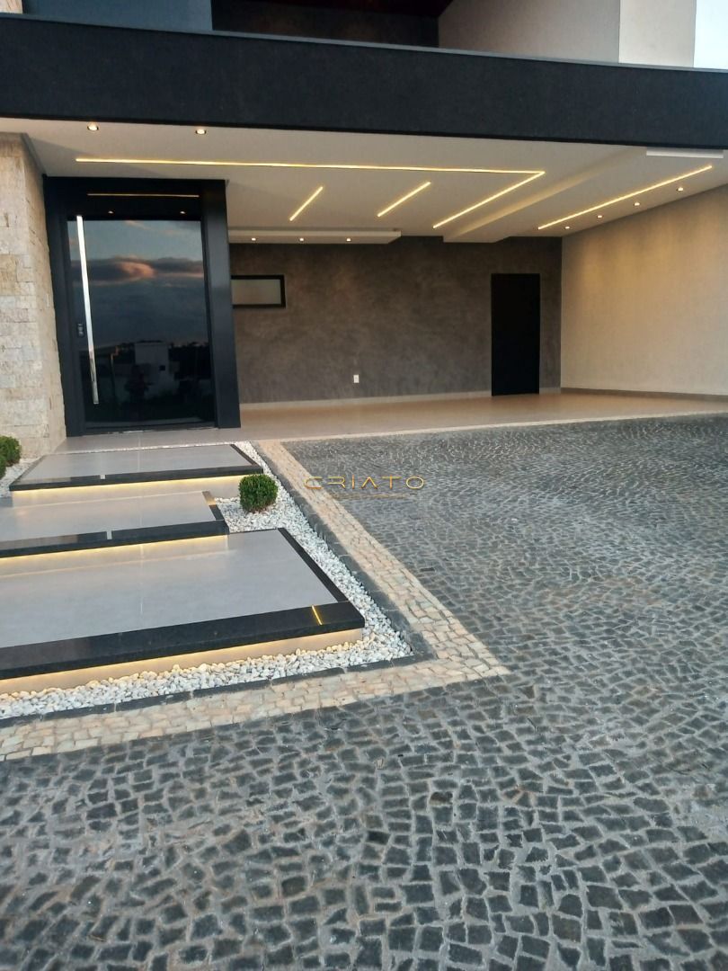Casa de 3 quartos, 207m² | Eu Corretor