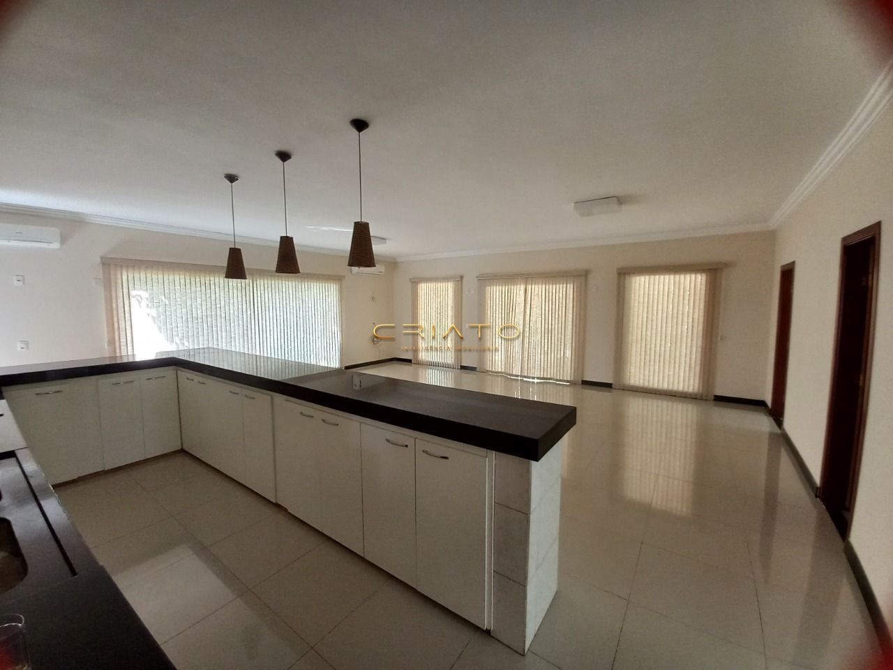 Casa de 4 quartos, 260m² | Eu Corretor