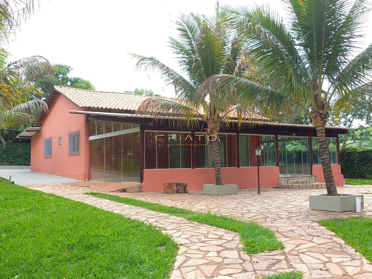 Casa de 4 quartos, 260m² | Eu Corretor