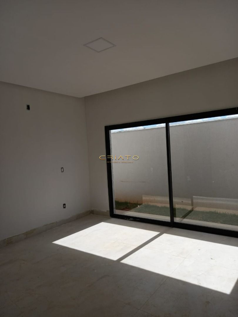 Casa de 4 quartos, 311m² | Eu Corretor