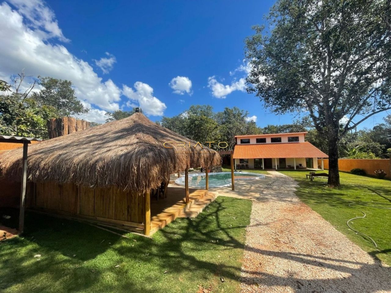 Sobrado de 4 quartos, 330m² no bairro Zona Rural, em Pirenópolis | Eu Corretor