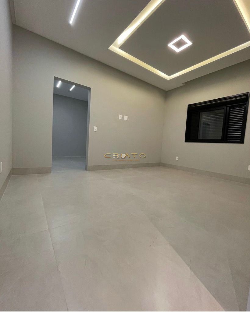 Casa de 3 quartos, 245m² | Eu Corretor