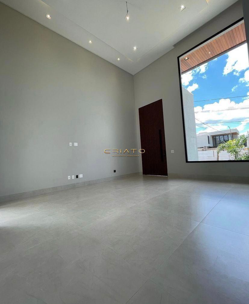 Casa de 3 quartos, 245m² | Eu Corretor