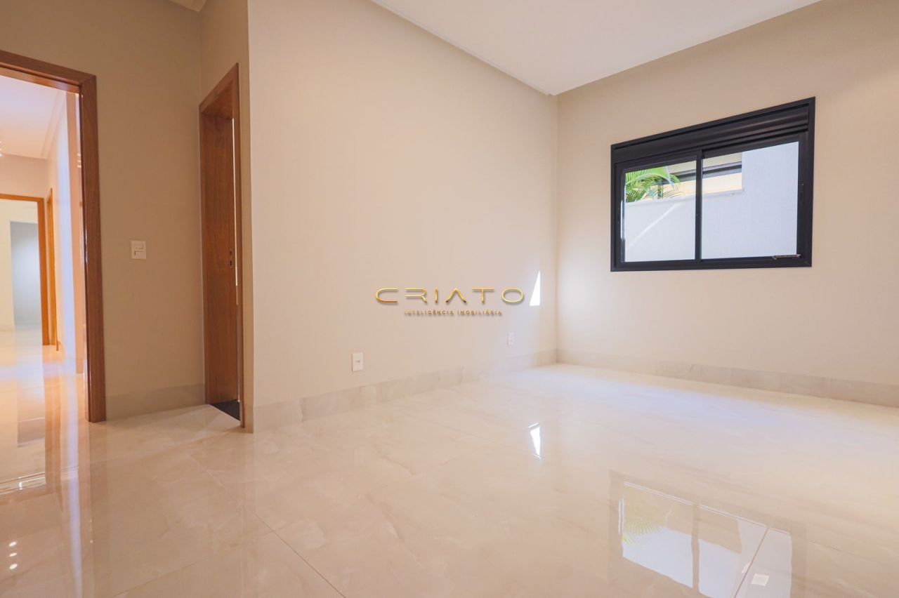 Casa de 3 quartos, 243m² | Eu Corretor