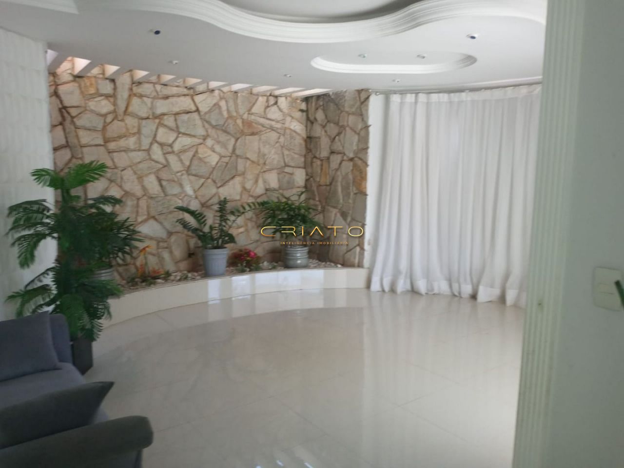 Sobrado de 3 quartos, 480m² no bairro Vila Santa Isabel, em Anápolis | Eu Corretor