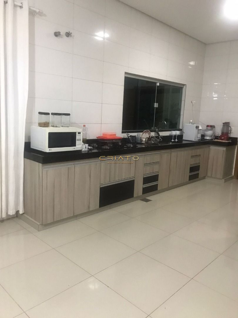 Casa de 3 quartos, 254m² no bairro Jardim das Samambaias, em Anápolis | Eu Corretor