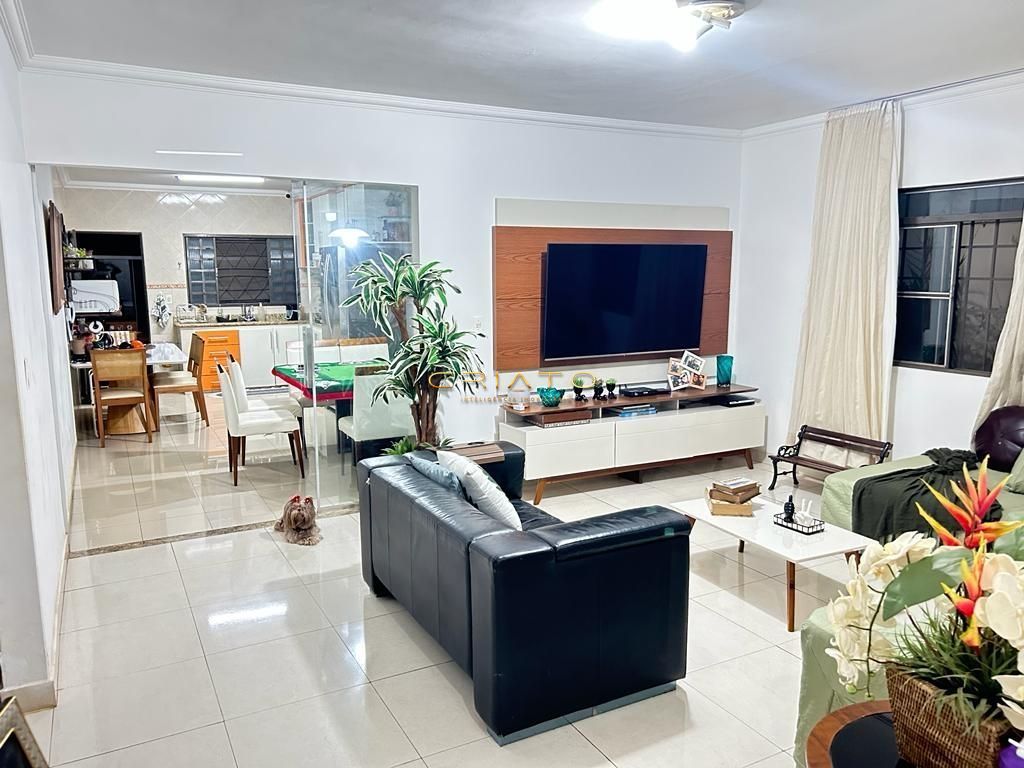 Casa de 4 quartos, 215m² no bairro Alvorada, em Anápolis | Eu Corretor