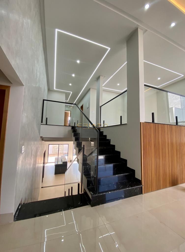 Sobrado de 4 quartos, 329m² no bairro Setor Bougainville, em Anápolis | Eu Corretor