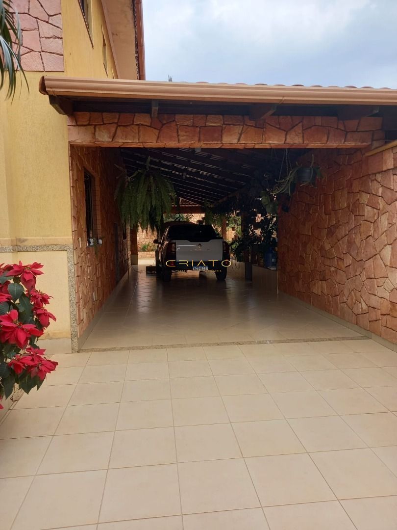 Sobrado de 3 quartos, 260m² no bairro Residencial Itatiaia, em Anápolis | Eu Corretor