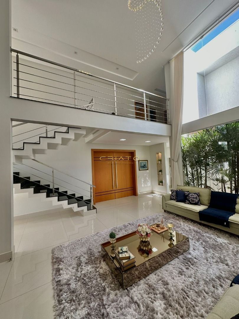 Sobrado de 4 quartos, 380m² no bairro Residencial Anaville, em Anápolis | Eu Corretor