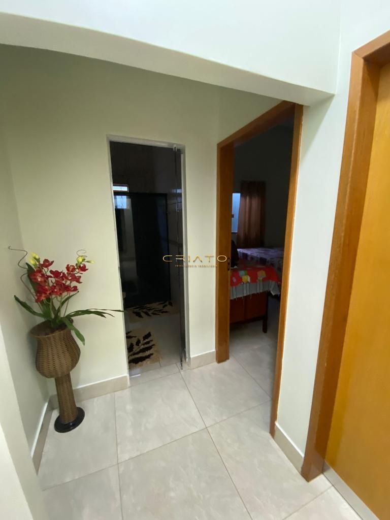 Sobrado de 3 quartos, 290m² no bairro Setor Central, em Campo Limpo de Goiás | Eu Corretor