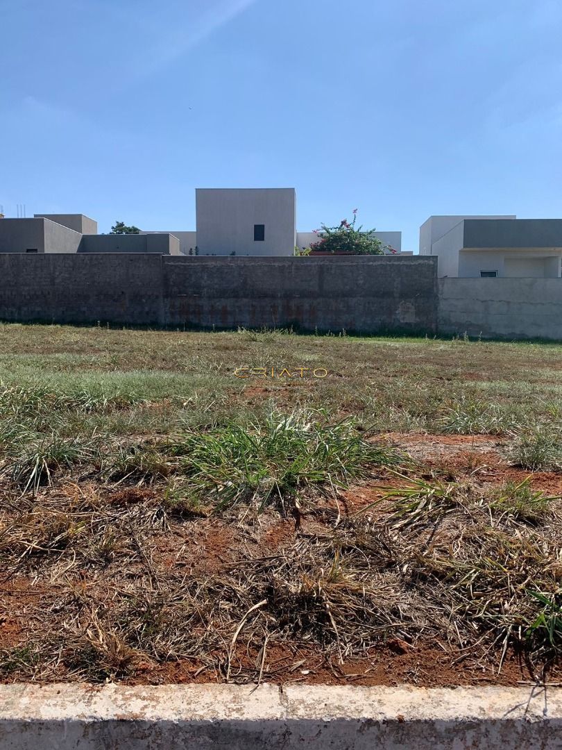 Lote/Terreno de 421m² no bairro Setor Bougainville, em Anápolis | Eu Corretor