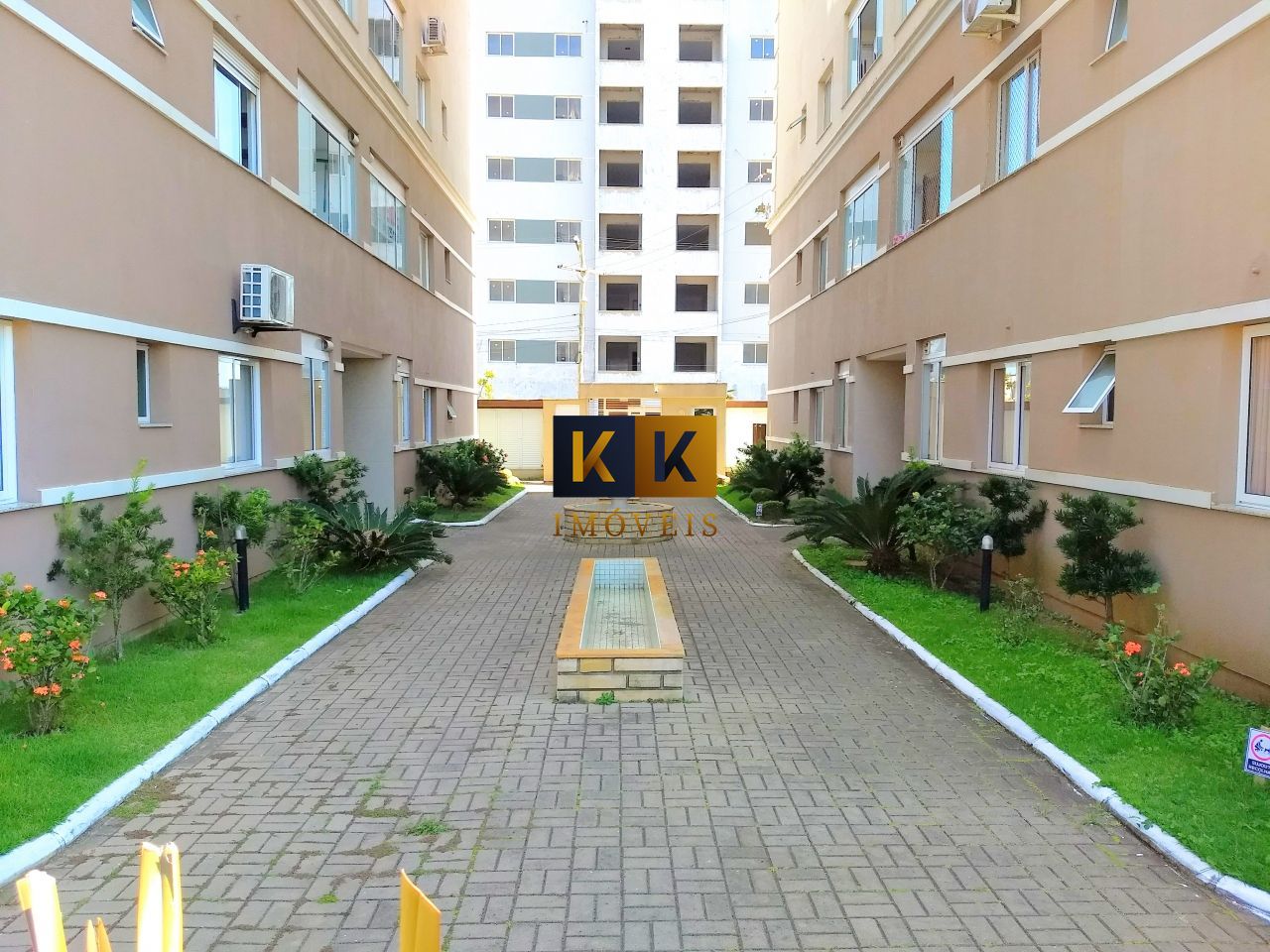 Apartamento com 3 Dormitórios à venda, 82 m² por R$ 390.000,00