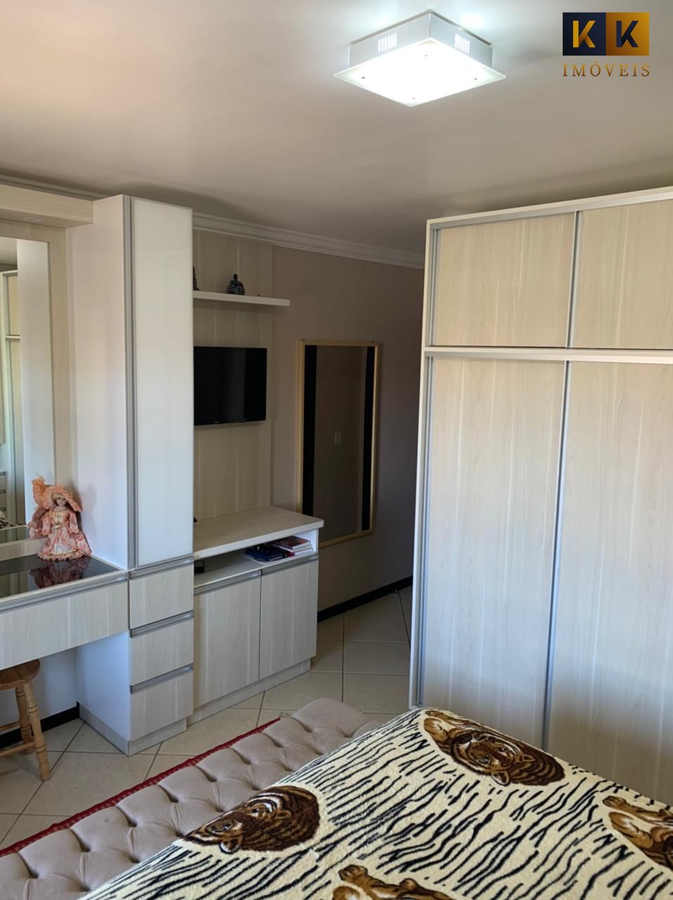 Casa à venda com 8 quartos, 300m² - Foto 15