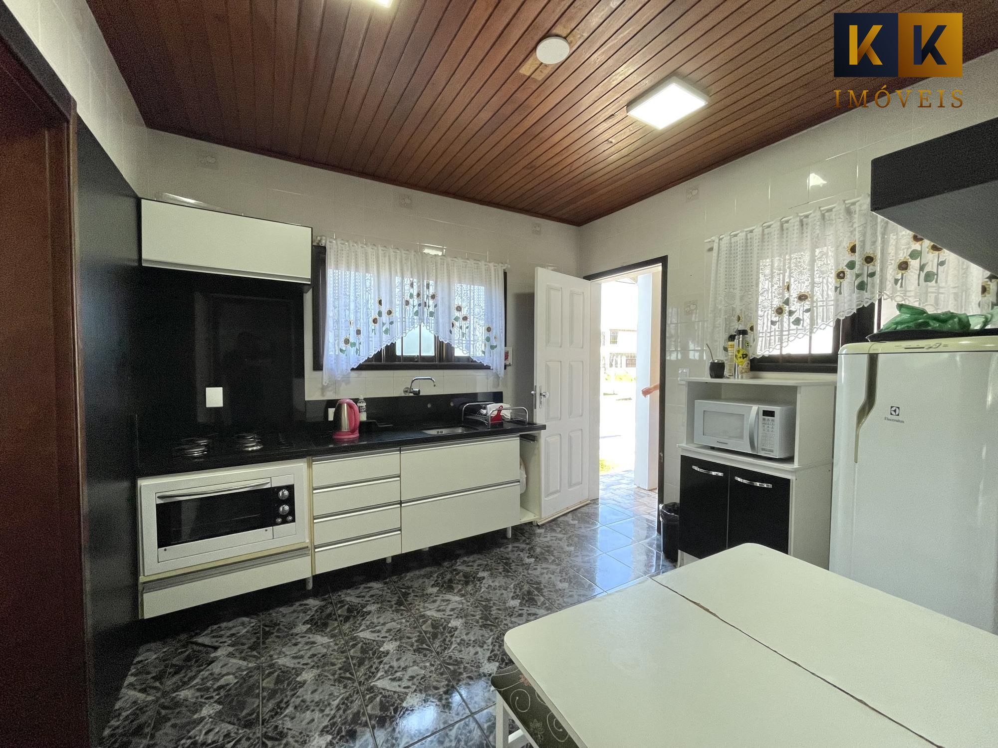 Casa à venda com 4 quartos, 300m² - Foto 14