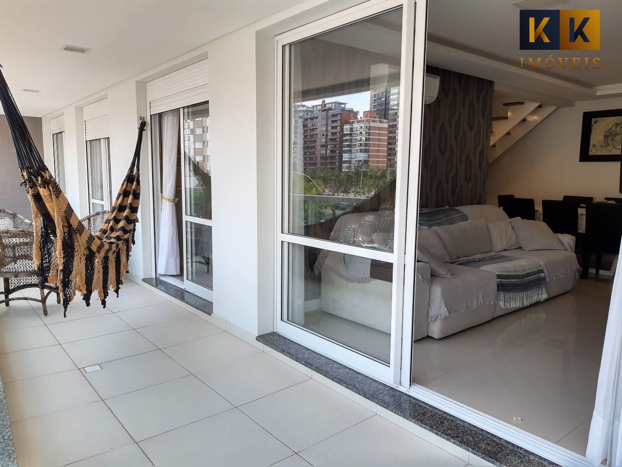 Apartamento à venda com 3 quartos, 225m² - Foto 18