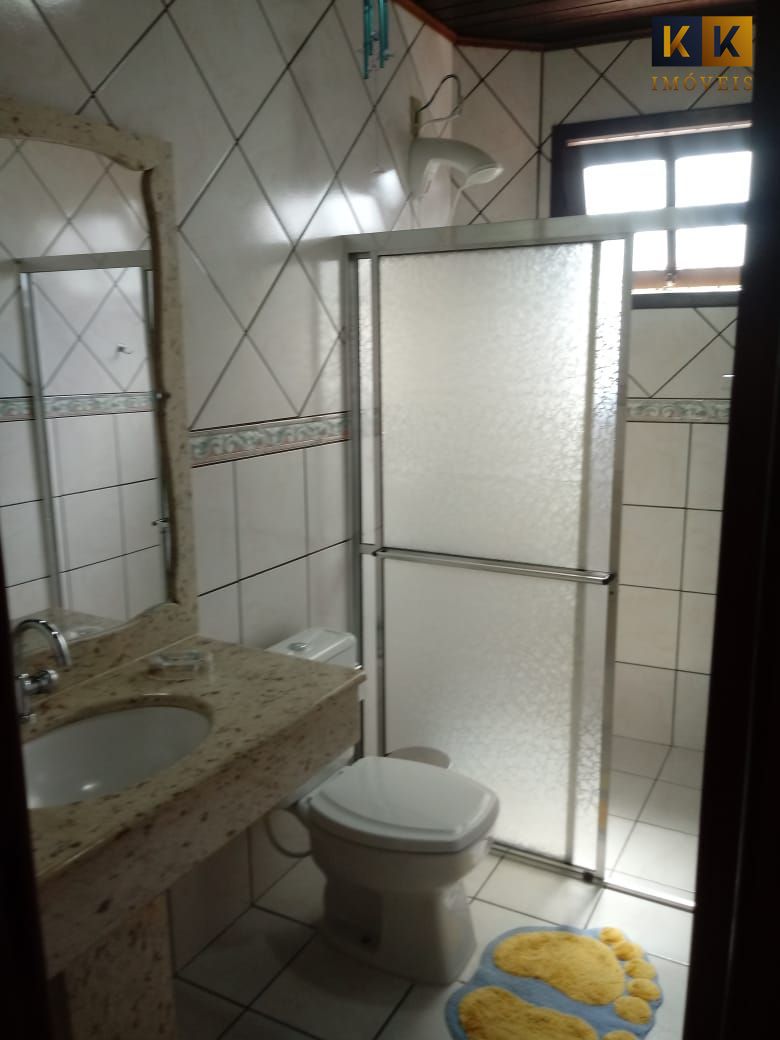 Casa à venda com 8 quartos, 300m² - Foto 22