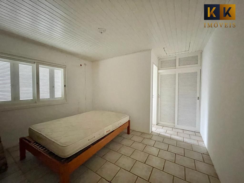 Casa à venda com 4 quartos, 250m² - Foto 11