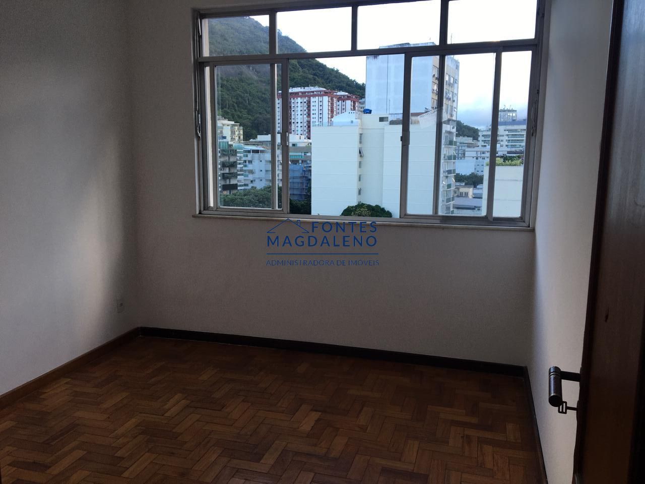 Apartamento à venda com 2 quartos, 64m² - Foto 21