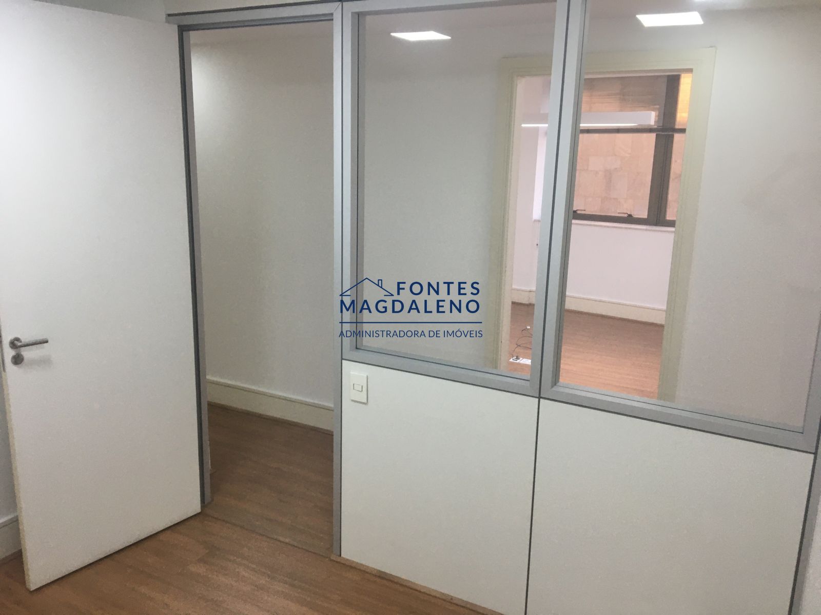 Conjunto Comercial-Sala para alugar com 10 quartos, 350m² - Foto 44