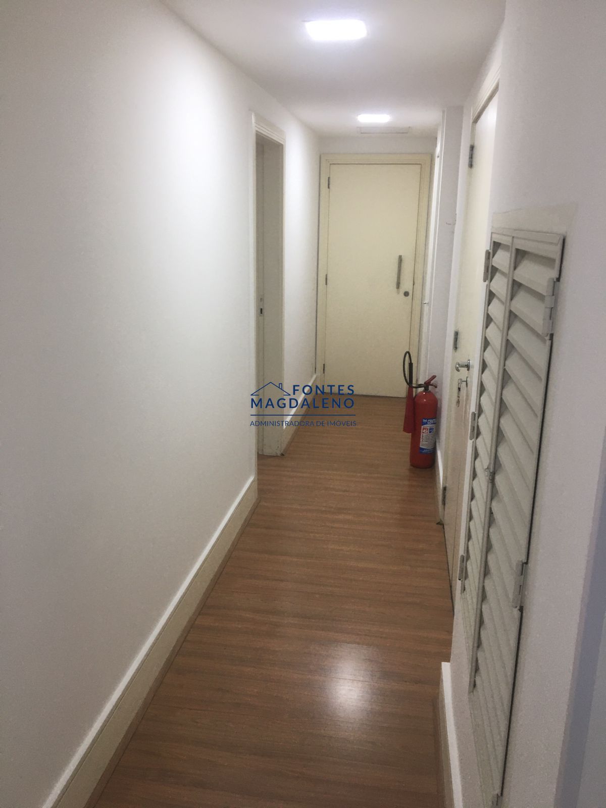 Conjunto Comercial-Sala para alugar com 10 quartos, 350m² - Foto 47