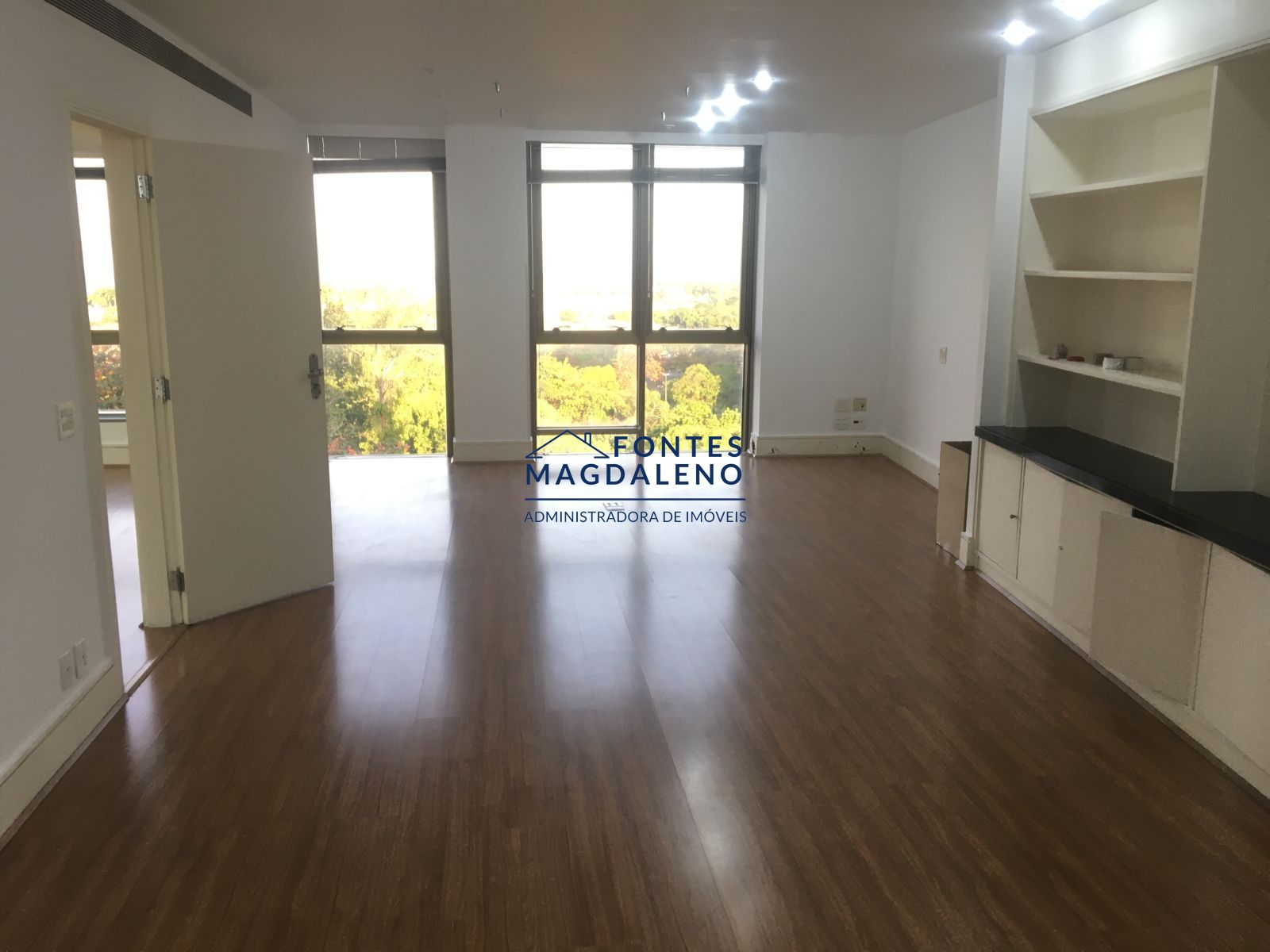 Conjunto Comercial-Sala para alugar com 10 quartos, 350m² - Foto 31