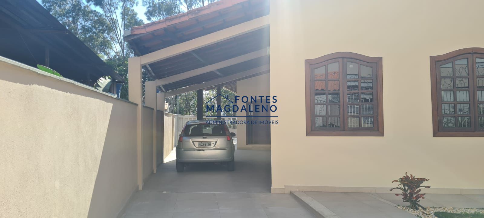 Casa à venda com 3 quartos, 246m² - Foto 2