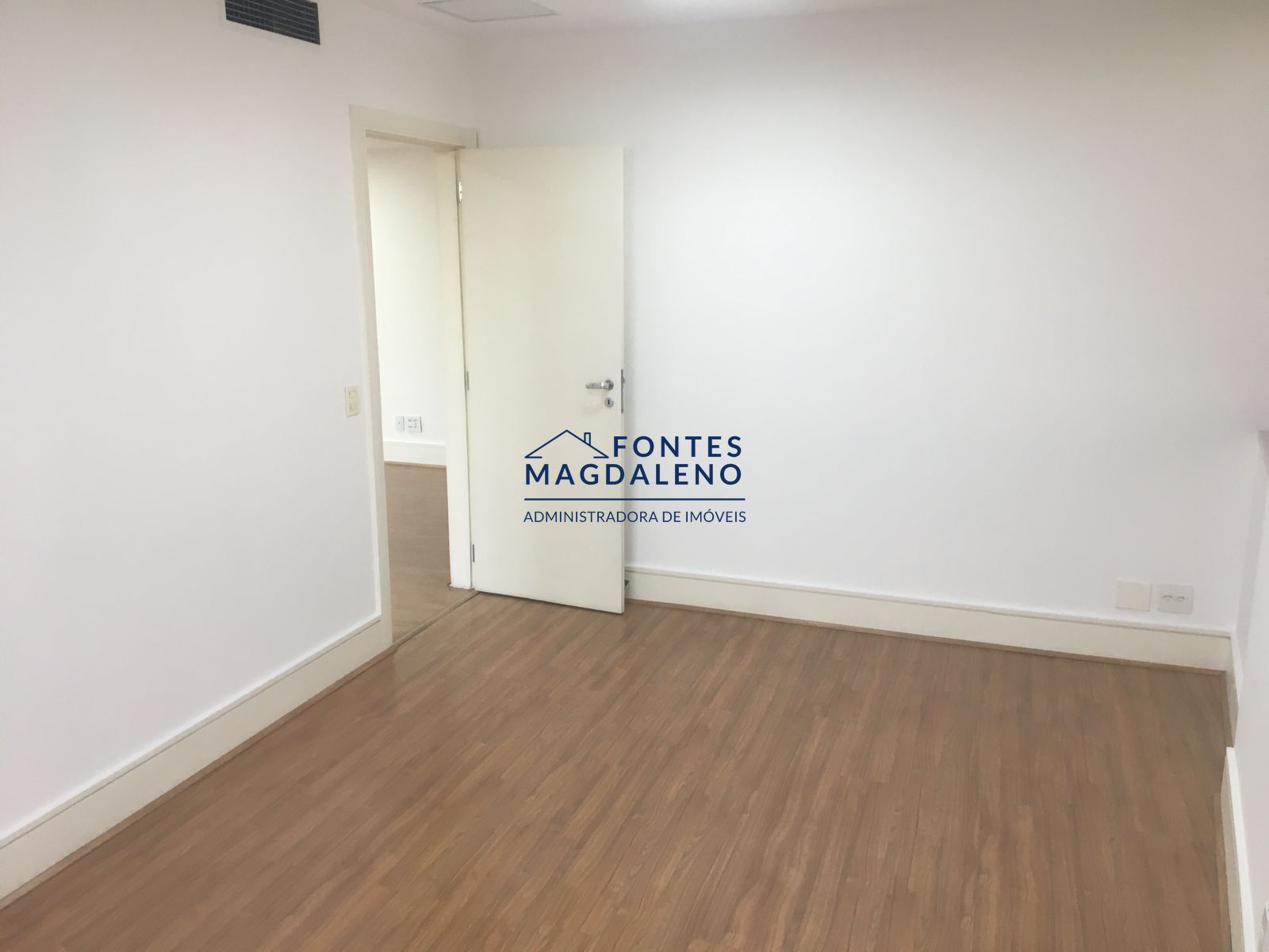 Conjunto Comercial-Sala para alugar com 10 quartos, 350m² - Foto 13