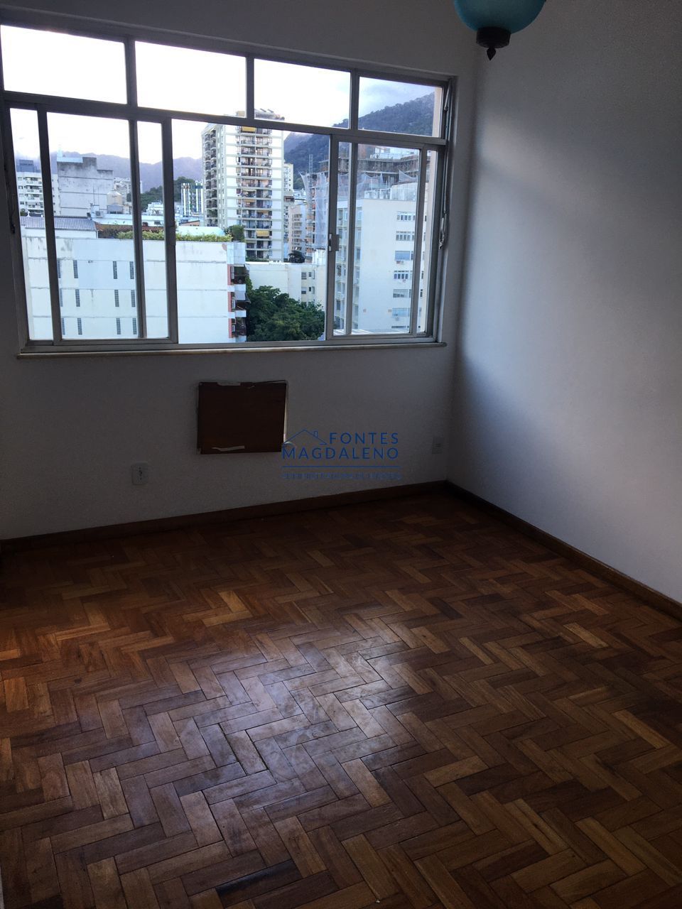 Apartamento à venda com 2 quartos, 64m² - Foto 25