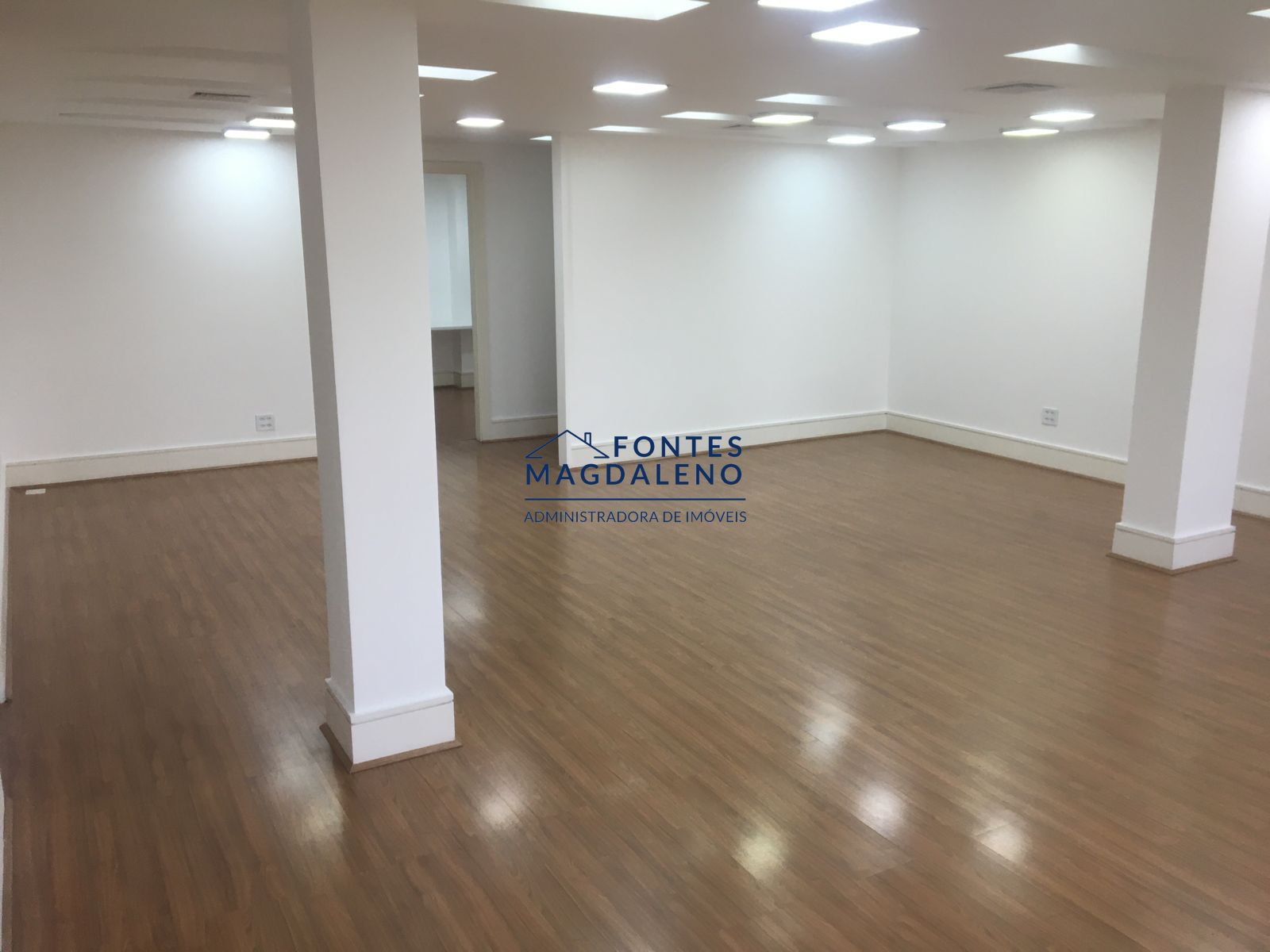 Conjunto Comercial-Sala para alugar com 10 quartos, 350m² - Foto 29