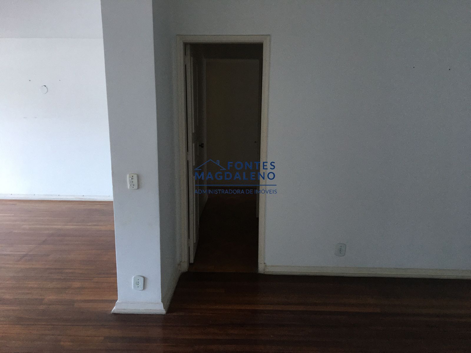 Apartamento à venda com 3 quartos, 170m² - Foto 11