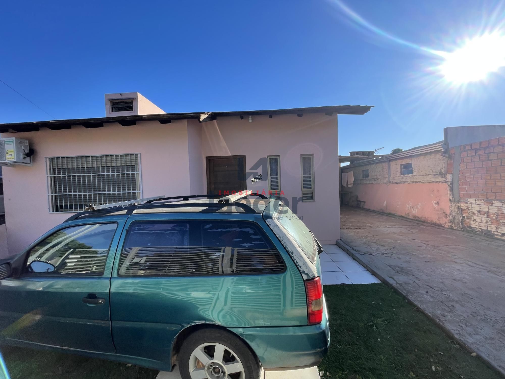 Casa à venda com 2 quartos, 70m² - Foto 2