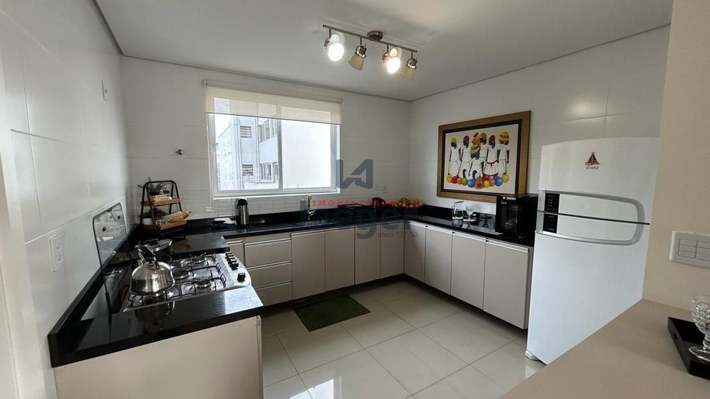 Apartamento à venda com 3 quartos, 180m² - Foto 12