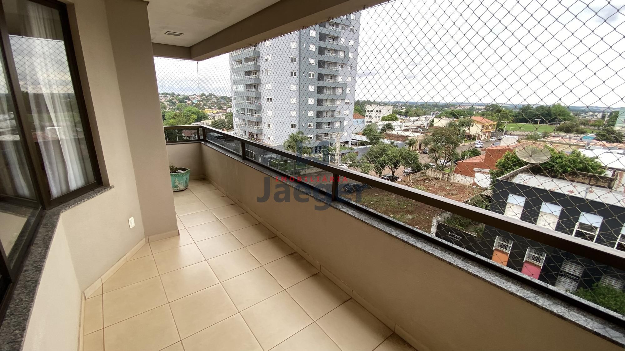 Apartamento à venda com 3 quartos, 226m² - Foto 5