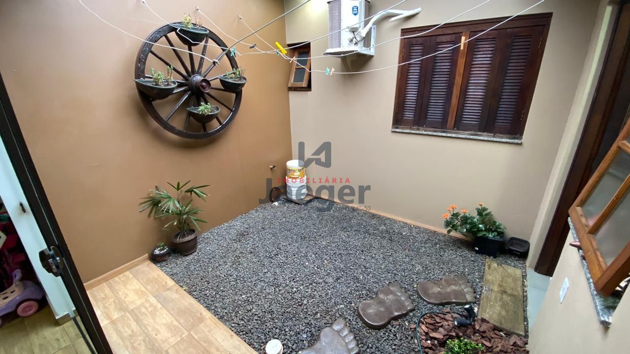 Casa à venda com 2 quartos, 120m² - Foto 11