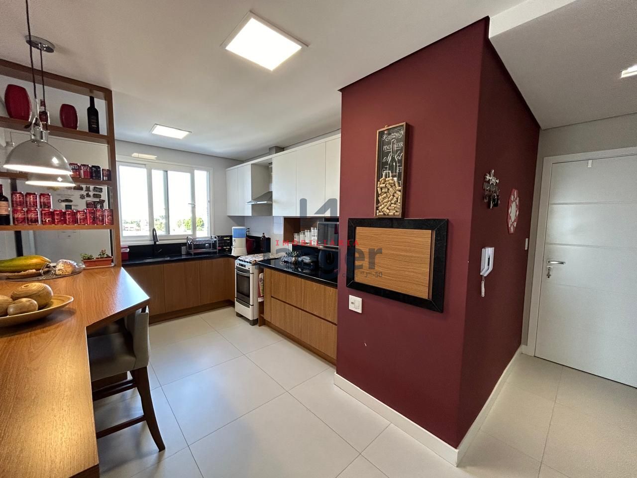 Apartamento à venda com 3 quartos, 117m² - Foto 1