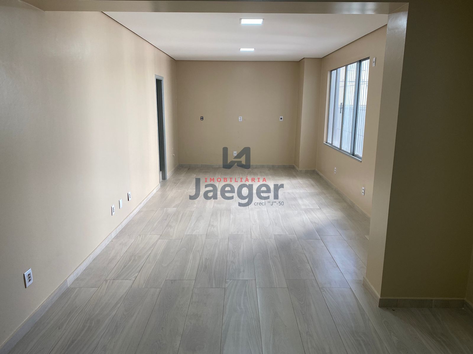 Conjunto Comercial-Sala à venda e aluguel com 1 quarto, 50m² - Foto 2