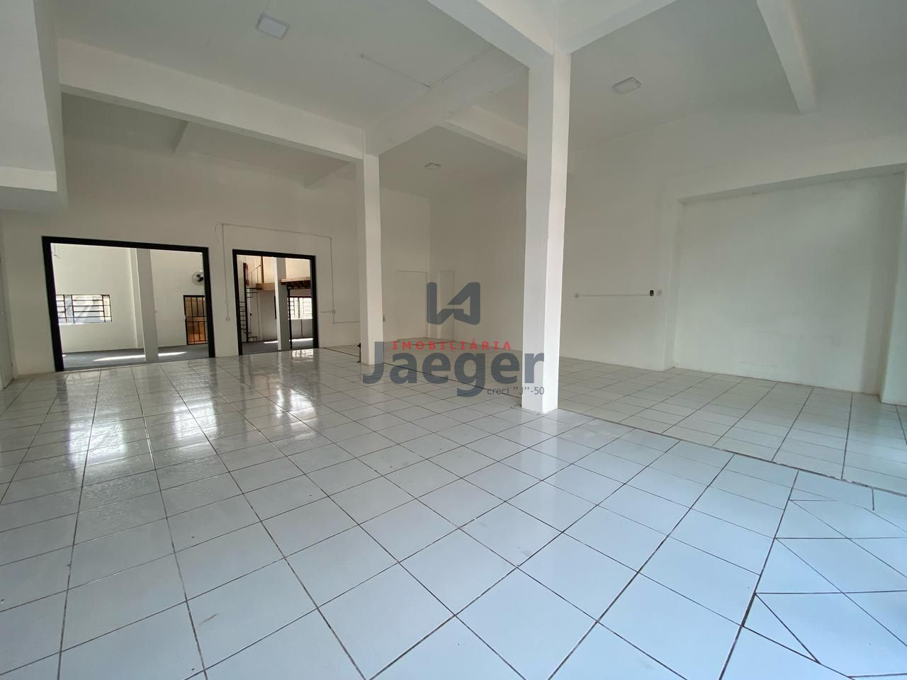 Conjunto Comercial-Sala à venda com 1 quarto, 75m² - Foto 1