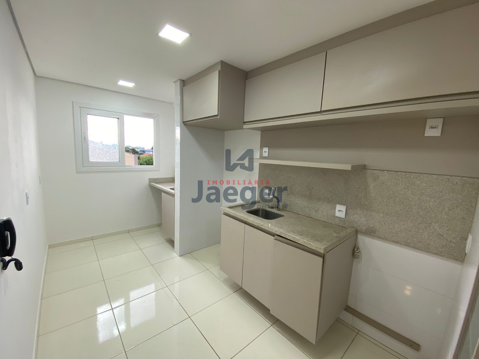 Apartamento à venda com 2 quartos, 55m² - Foto 2