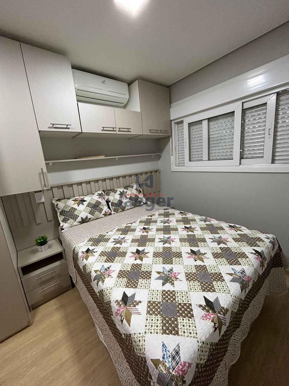 Apartamento à venda com 2 quartos, 56m² - Foto 1